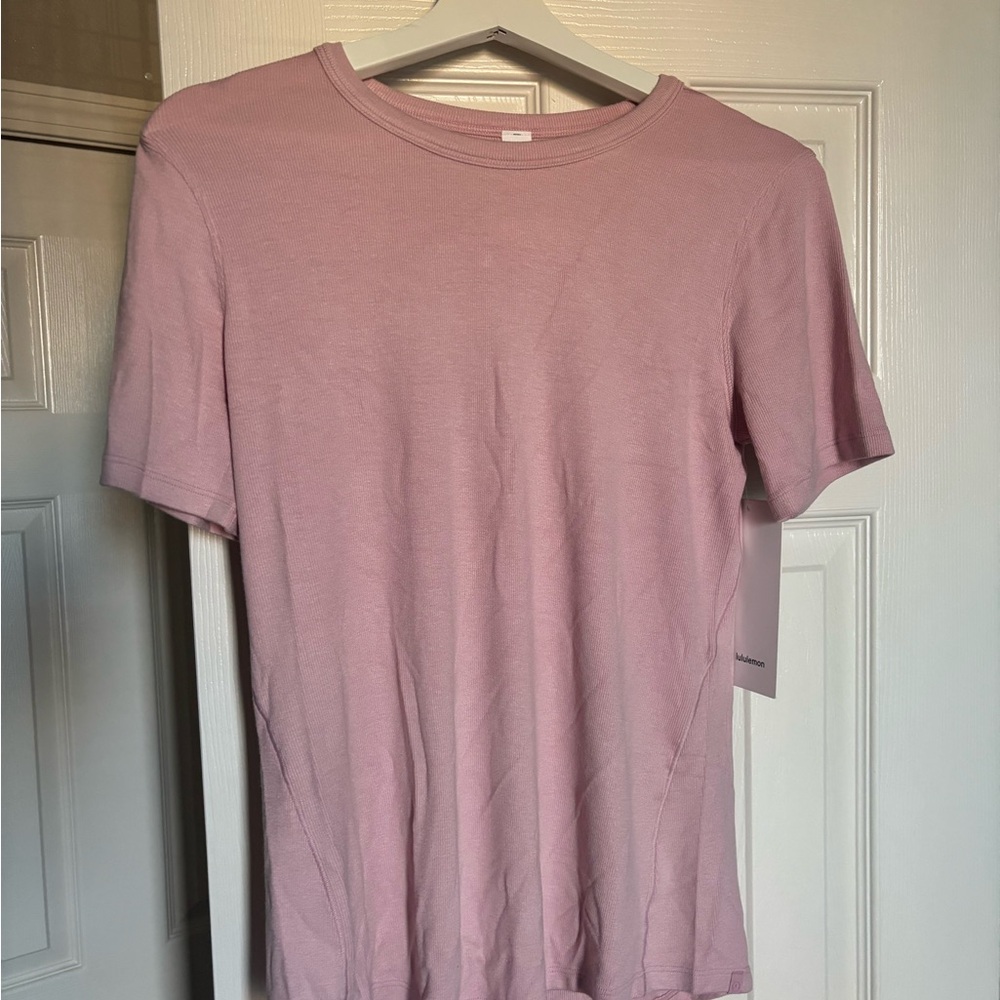 BNWT lululemon hold tight short sleeve